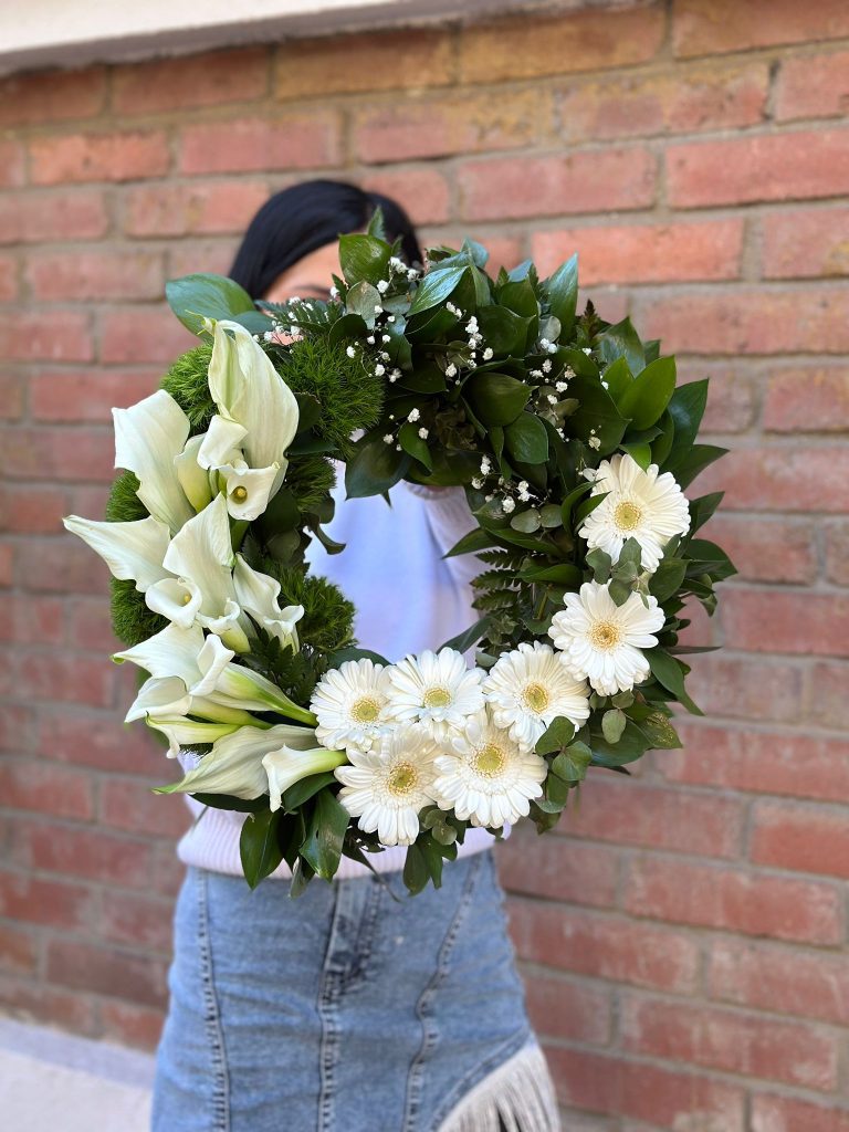 Coroană funerară albă