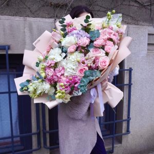 Blush Symphony - Buchet Floral Couture în Nuanțe Pastel