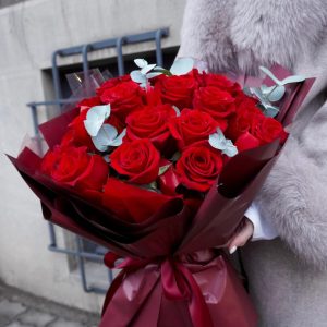 Rouge Élégance - Buchet de Trandafiri Roșii Premium