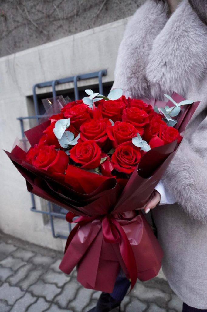 Rouge Élégance - Buchet de Trandafiri Roșii Premium